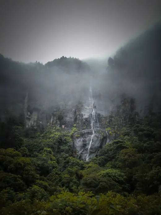 Bambarakanda Falls